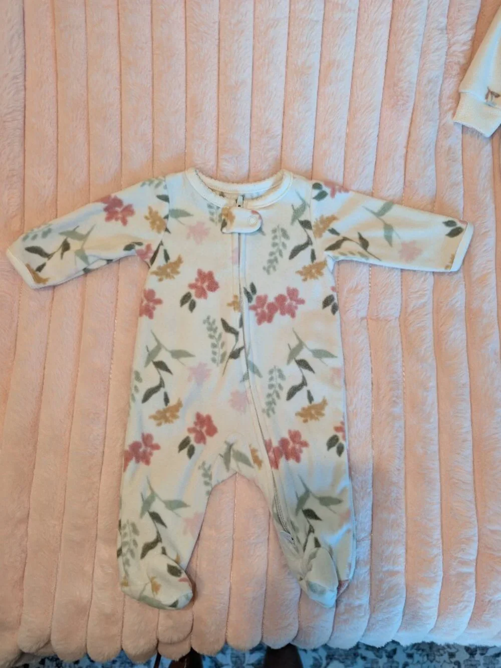 6 Carter's Newborn Baby Girl Bodysuits Winter Bundle